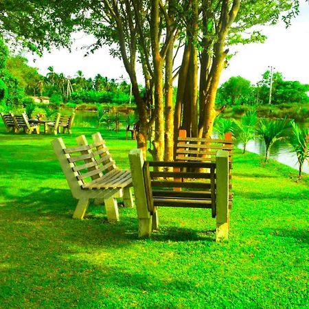Canal Side Safari Resort 우다왈라웨 외부 사진