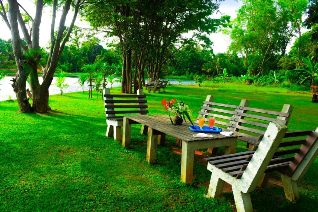 Canal Side Safari Resort 우다왈라웨 외부 사진