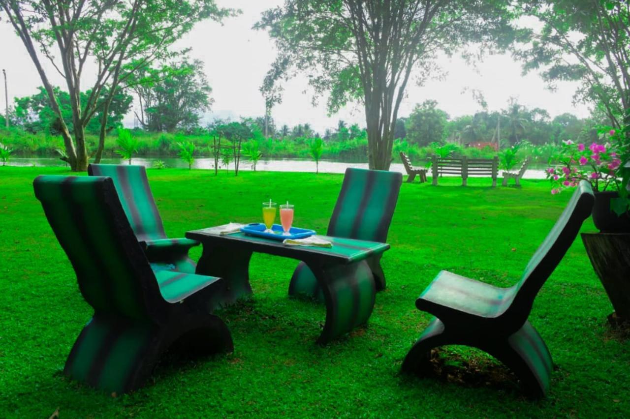 Canal Side Safari Resort 우다왈라웨 외부 사진