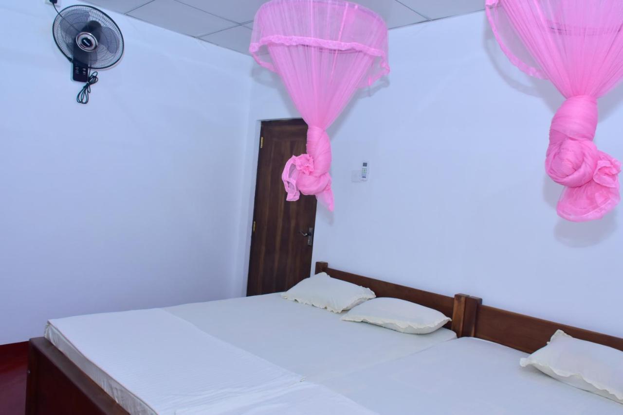 Canal Side Safari Resort 우다왈라웨 외부 사진